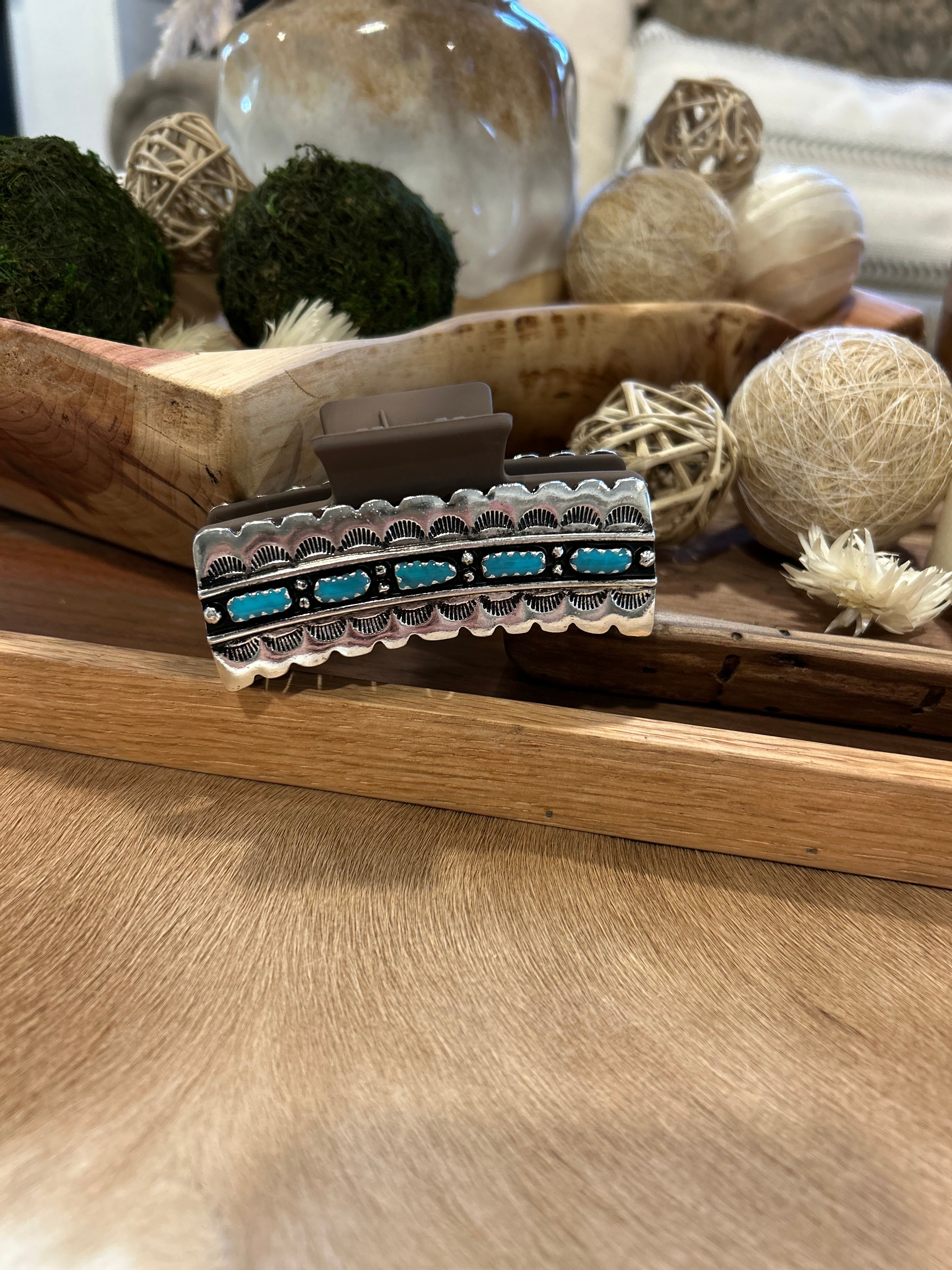 Turquoise Lines Clip