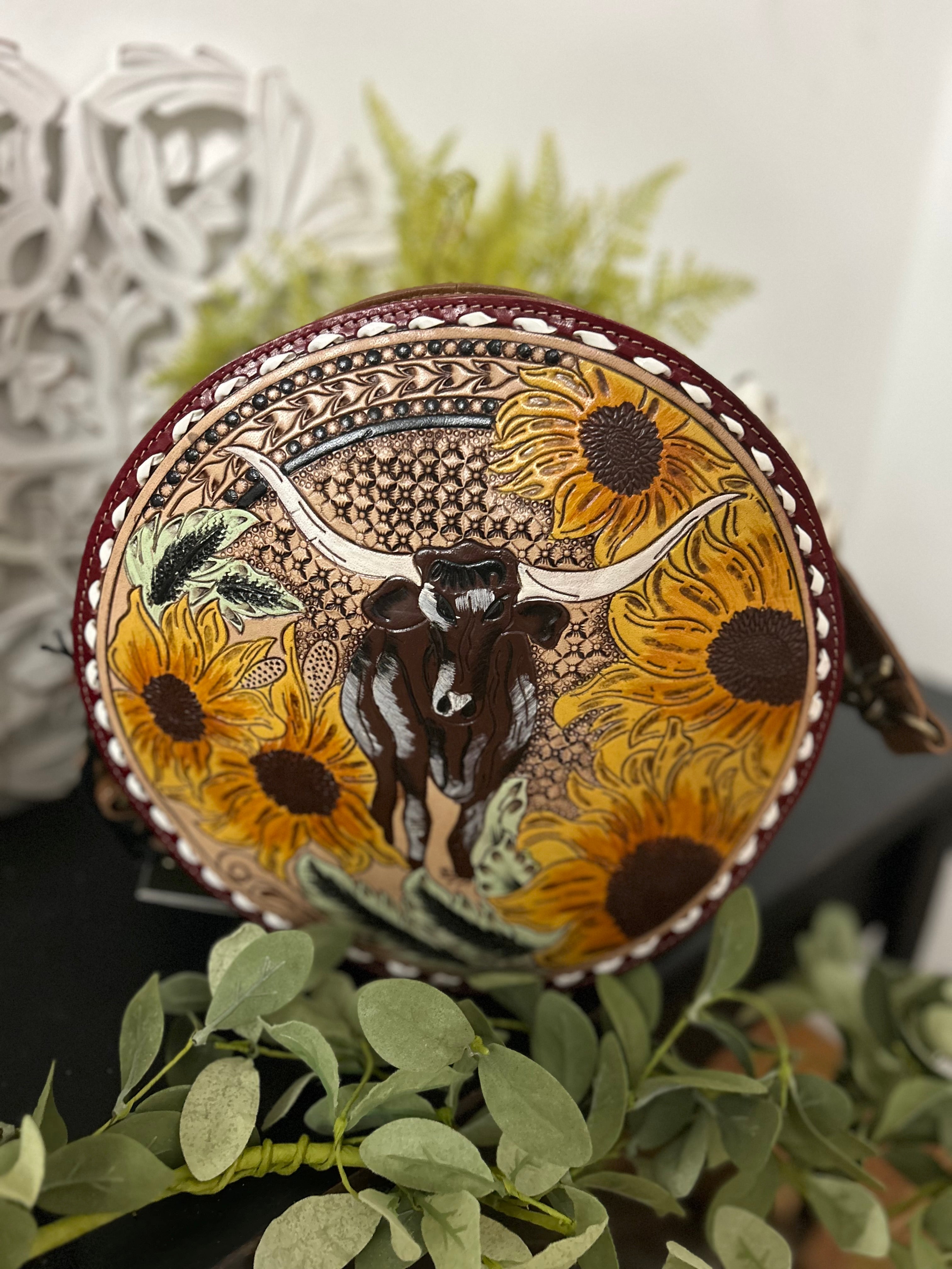 Longhorn Ridge Round Bag