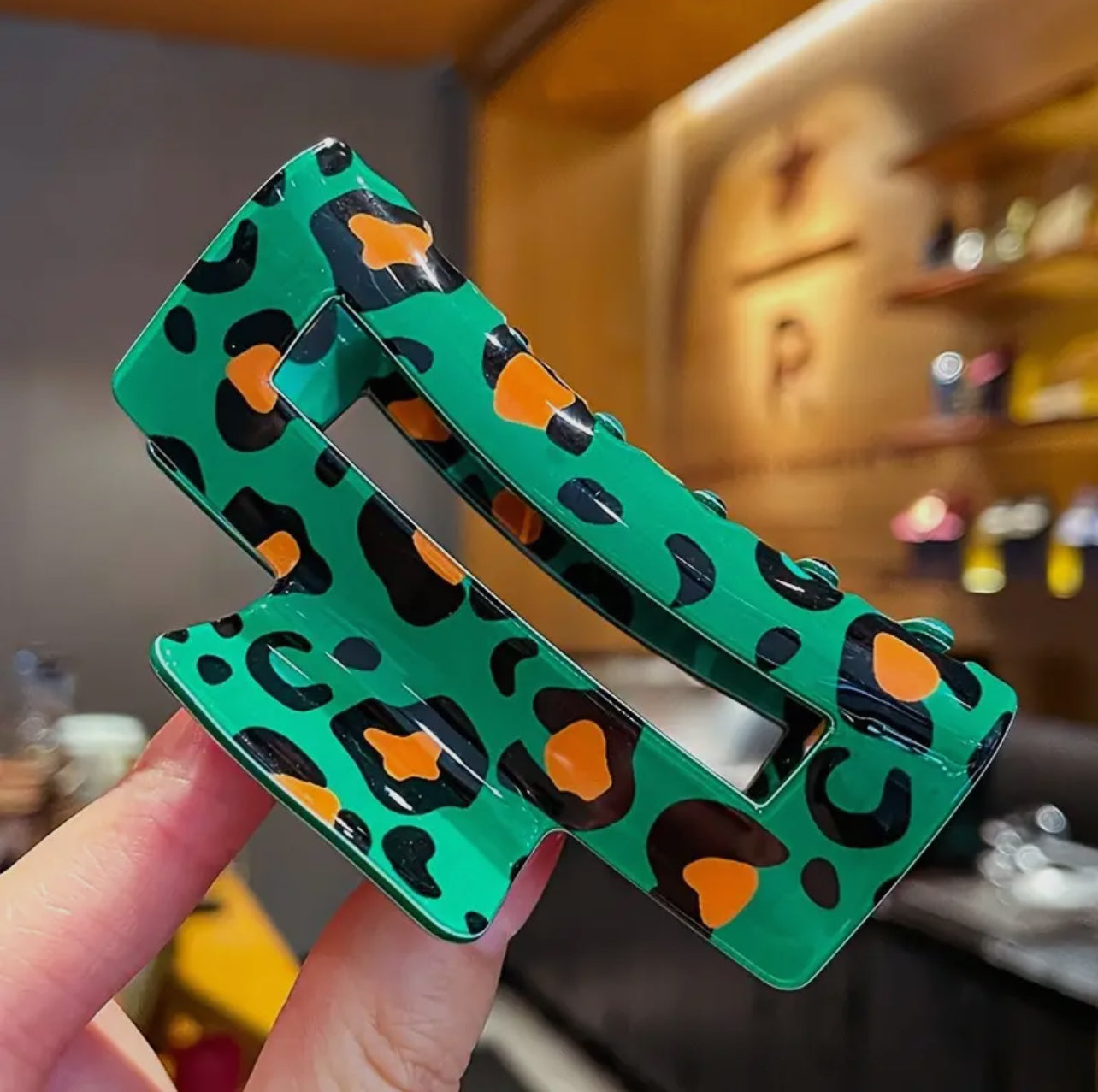 Shamrock Leopard Clip