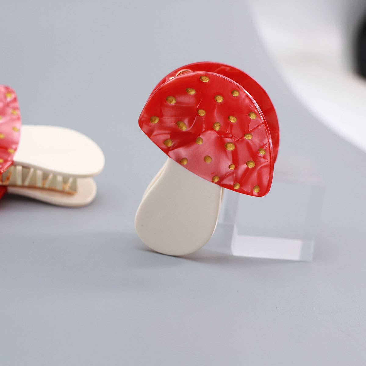 Little Mushroom Clip
