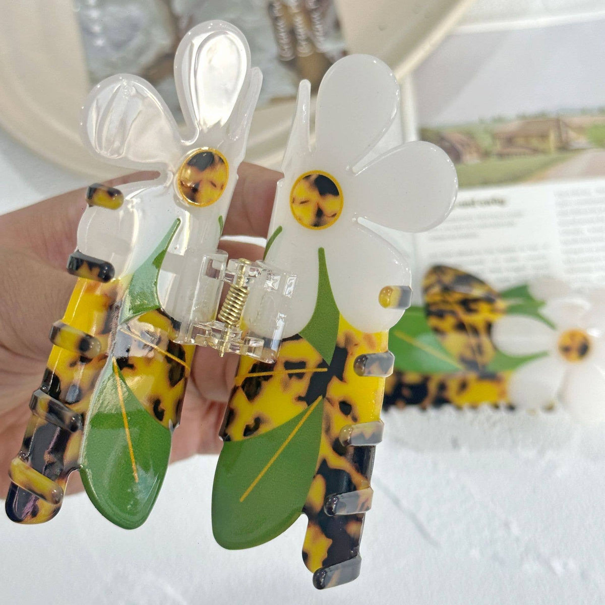 Leopard Daisy Clip